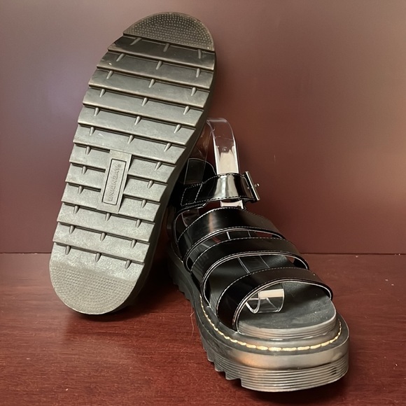 UNIONBAY Dulce Black Patent Leather Chunky Strappy Platform Sandal - Picture 6 of 10